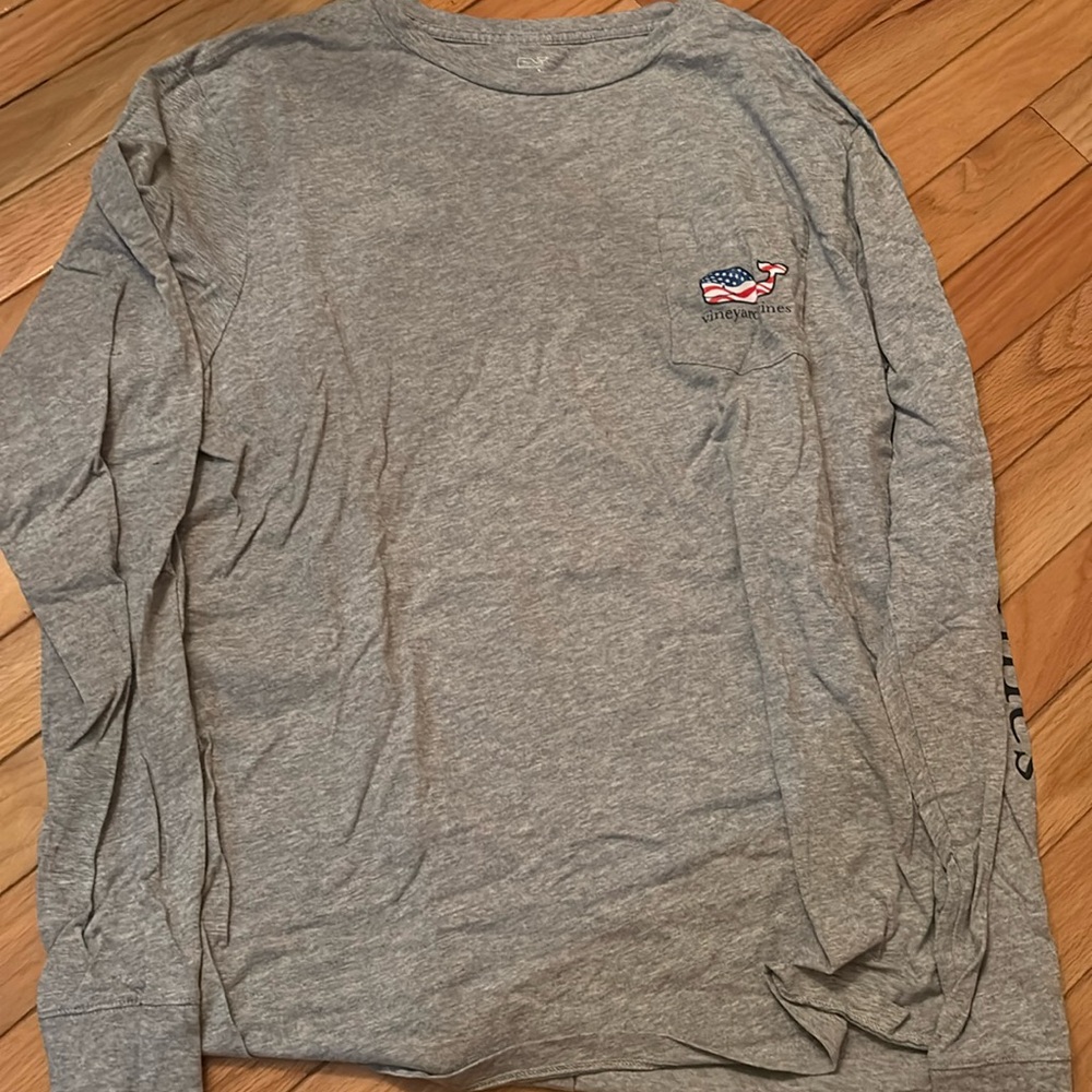 Grey long sleeve vineyard vines shirt